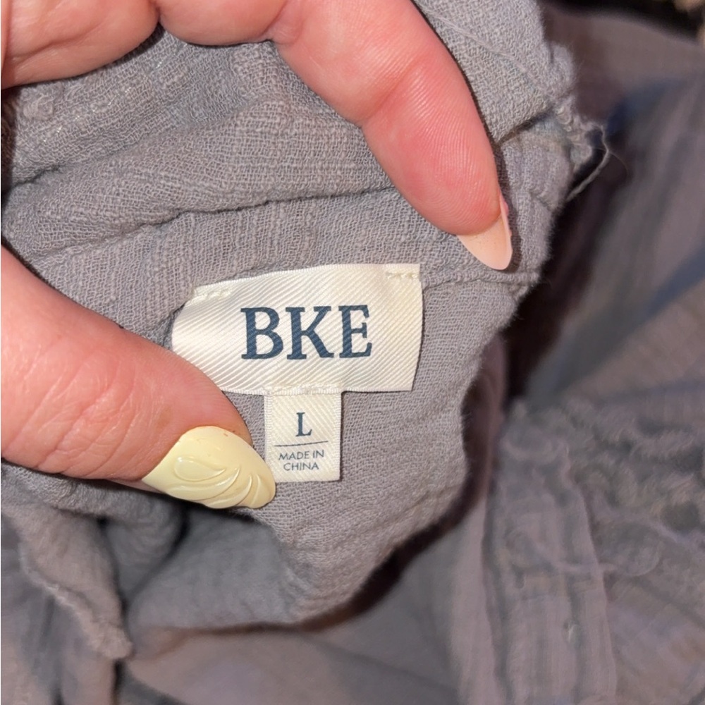 Bke Soft Gray Button-Front Blouse - image 3